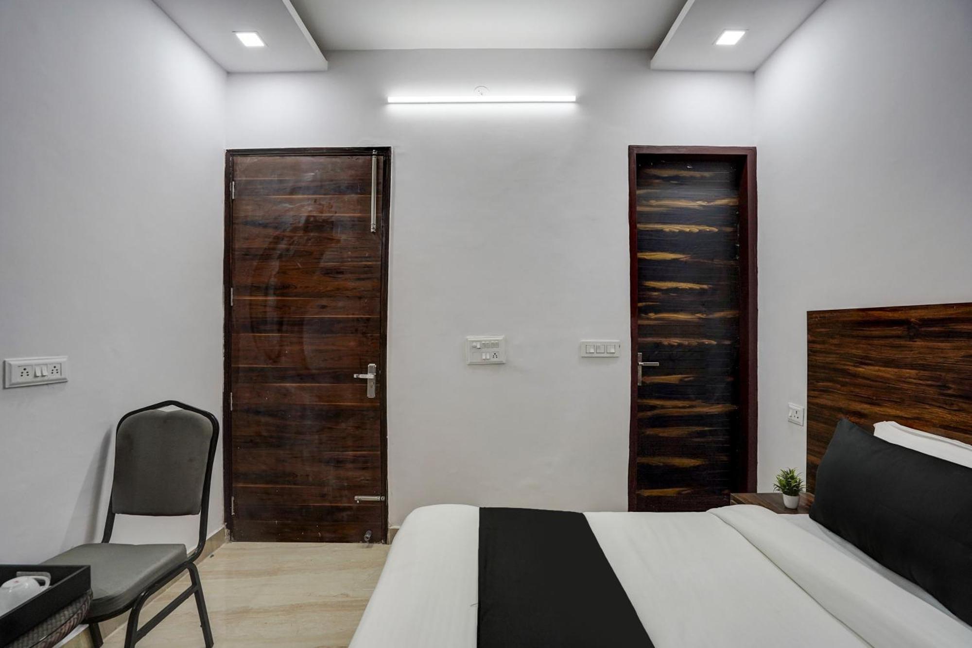 Townhouse Cloud Bay Hotel Gurgaon Eksteriør billede