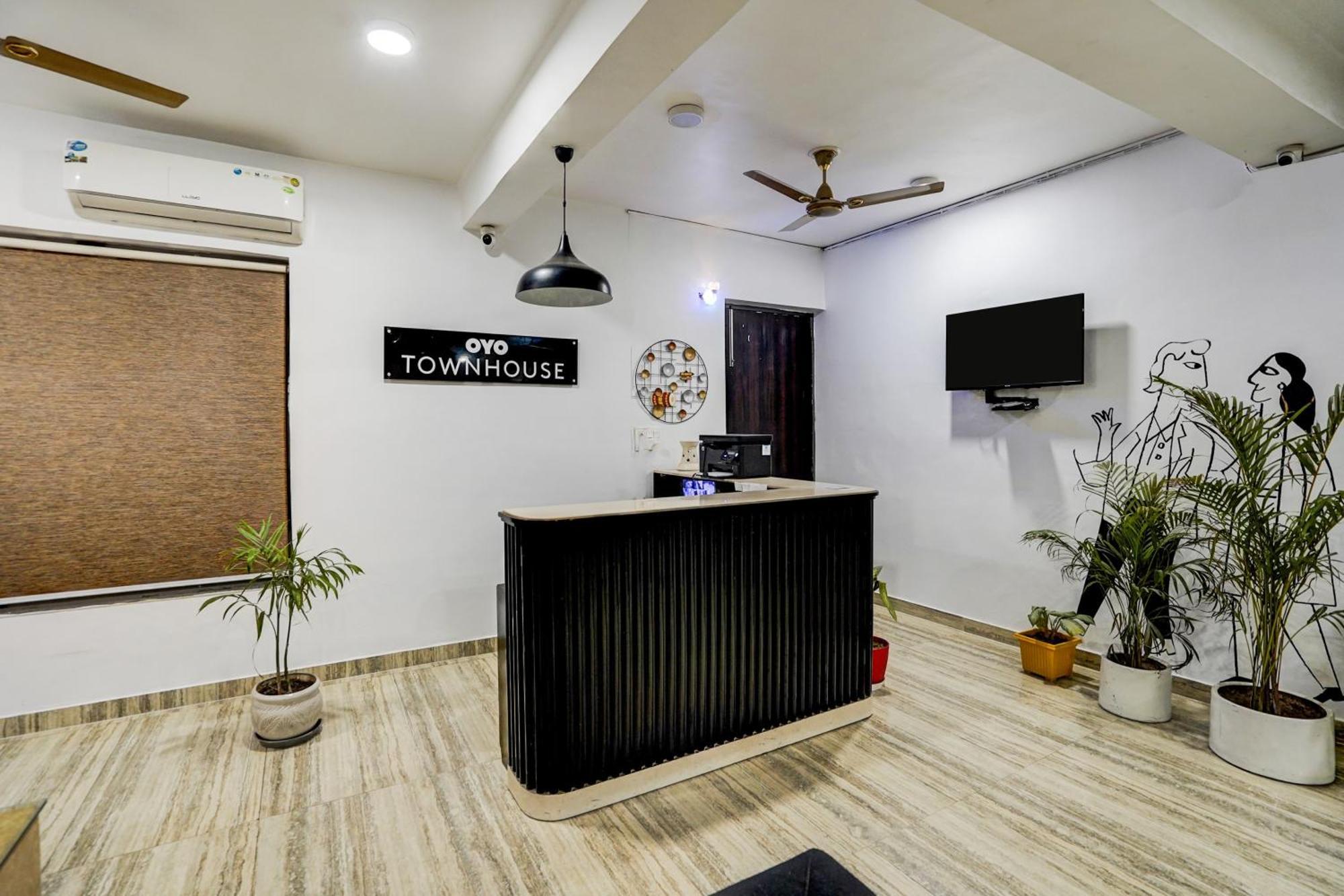 Townhouse Cloud Bay Hotel Gurgaon Eksteriør billede