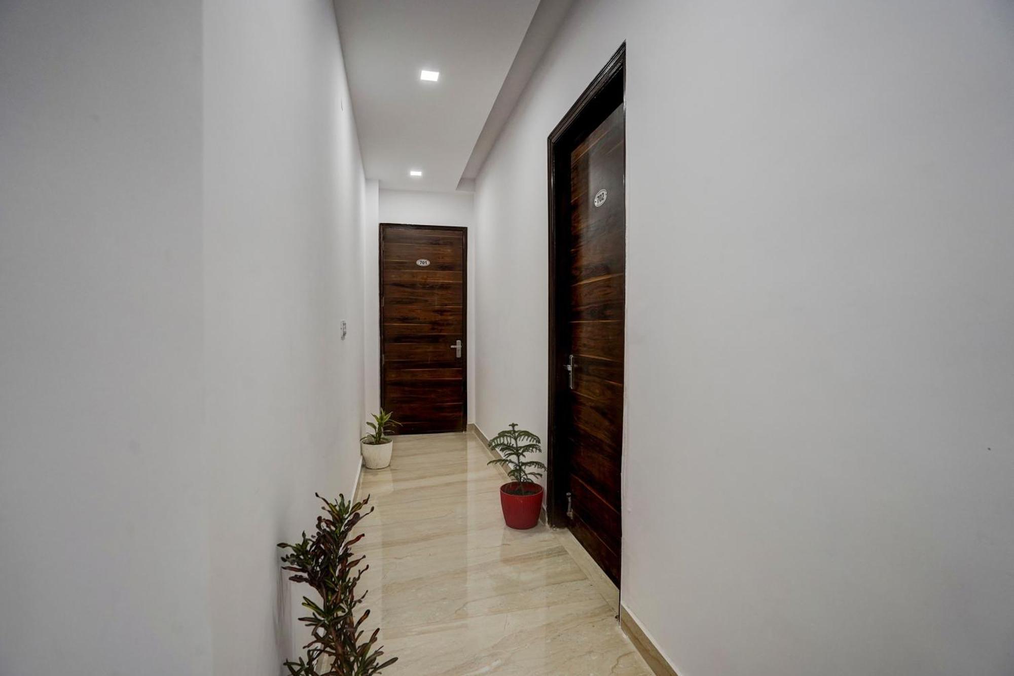 Townhouse Cloud Bay Hotel Gurgaon Eksteriør billede