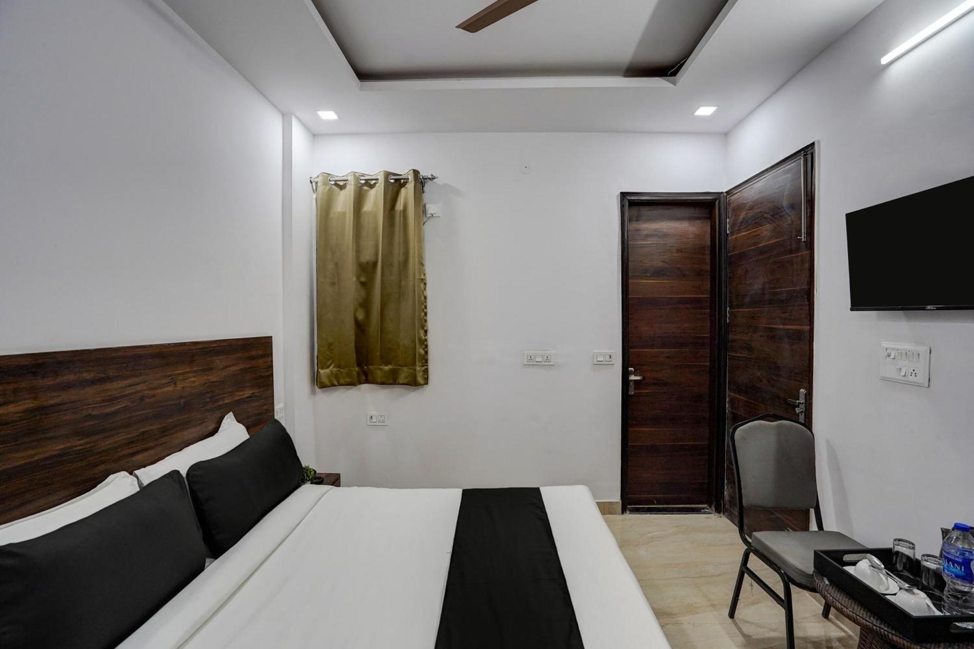 Townhouse Cloud Bay Hotel Gurgaon Eksteriør billede