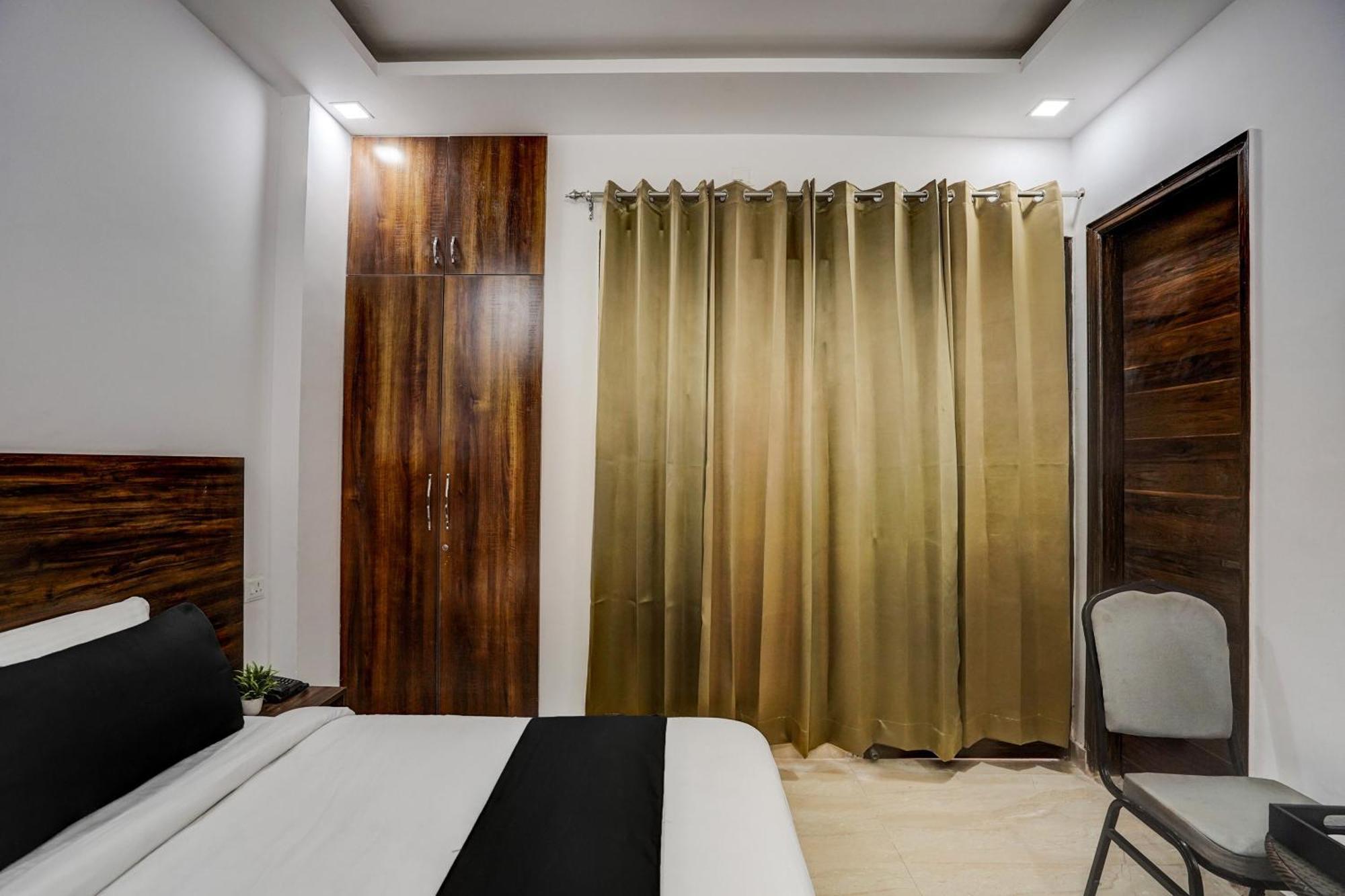 Townhouse Cloud Bay Hotel Gurgaon Eksteriør billede
